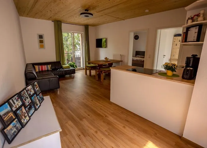 Апартаменты Fewo/ 10 / 2 Schlafzimmer / Terrasse / Seilbahn Blick Рюдесхайм-на-Рейне